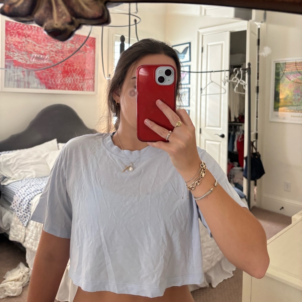 Lululemon Ultralight cropped t-shirt. Light purple!!
